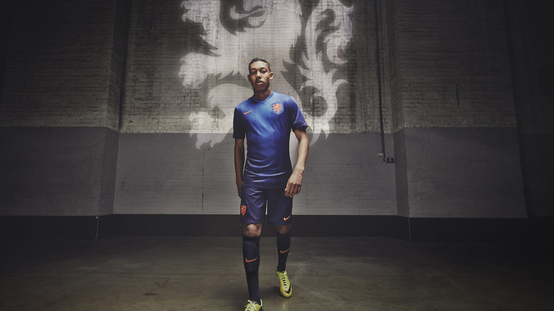 传奇谢幕！足球巨星李明举行盛大退役仪式